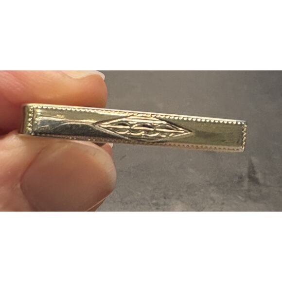 VTG Men's Gold Tone 1 1/2" Tie Clasp, Etched Deco Design - Picture 1 of 3